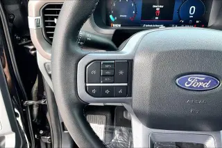 Ford F-150 2025 4x4 XLT 4 puertas SuperCrew 5.5 pies. Caja corta