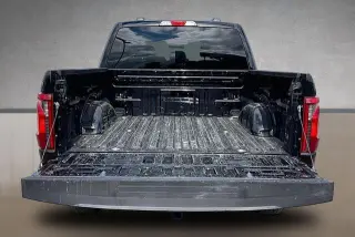 Ford F-150 2025 4x4 XLT 4 puertas SuperCrew 5.5 pies. Caja corta