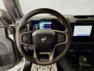 Ford Bronco 2023 4x4 Outer Banks 4 puertas SUV