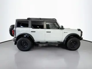 Ford Bronco 2023 4x4 Outer Banks 4 puertas SUV