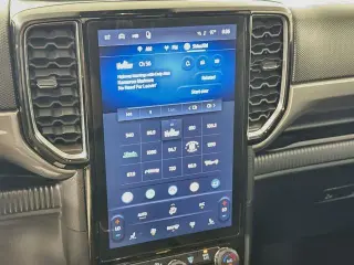 Ford Ranger 2024 4x4 XLT 4 puertas SuperCrew 5.0 pies SB