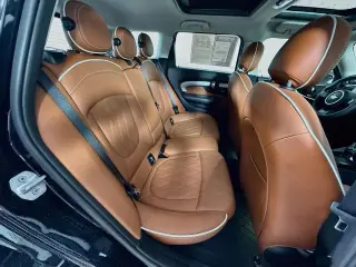 Kia Carnival 2025 SX 4 puertas Minivan