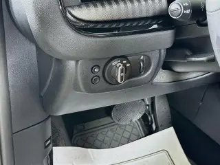 Kia Carnival 2025 SX 4 puertas Minivan