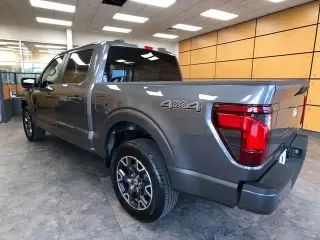 Ford F-150 2025 4x4 STX 4 puertas SuperCrew 5.5 pies. Caja corta