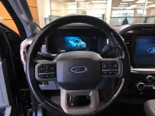Ford F-150 2022 4x4 Lariat 4 puertas SuperCrew 5.5 pies. Caja corta