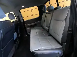 Ford F-150 2022 4x4 Lariat 4 puertas SuperCrew 5.5 pies. Caja corta