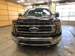 Ford F-150 2022 4x4 Lariat 4 puertas SuperCrew 5.5 pies. Caja corta