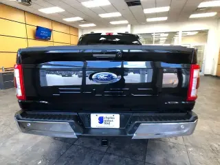 Ford F-150 2022 4x4 Lariat 4 puertas SuperCrew 5.5 pies. Caja corta