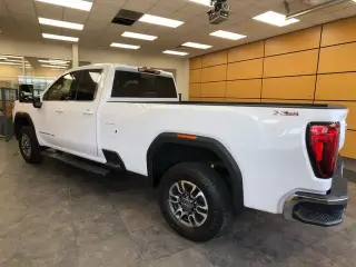 GMC Sierra 2500HD 2024 4x4 SLE 4 puertas Doble Cabina SB