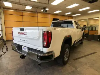 GMC Sierra 2500HD 2024 4x4 SLE 4 puertas Doble Cabina SB