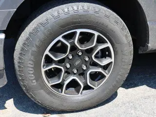 Ford F-150 2023 4x4 XLT 4 puertas SuperCrew 5.5 pies SB