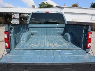 Ford F-150 2023 4x4 XL 4 puertas SuperCrew 5.5 pies SB
