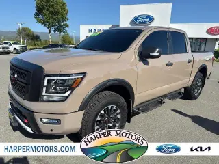 Nissan Titan 2023 4x4 PRO-4X 4 puertas Cabina Crew 5.6 pies. SB