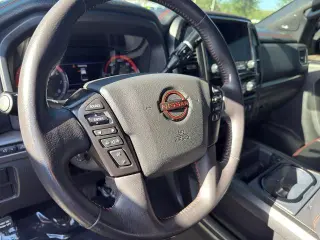Nissan Titan 2023 4x4 PRO-4X 4 puertas Cabina Crew 5.6 pies. SB