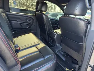 Nissan Titan 2023 4x4 PRO-4X 4 puertas Cabina Crew 5.6 pies. SB