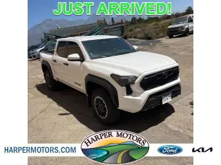 Toyota Tacoma 2025 4x4 TRD Sport 4 puertas Cabina Doble 5.0 pies SB 8A