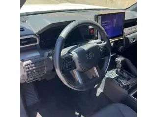 Toyota Tacoma 2025 4x4 TRD Sport 4 puertas Cabina Doble 5.0 pies SB 8A