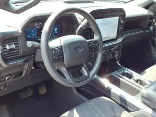 Ford F-150 2024 4x4 STX 4 puertas SuperCrew 5.5 pies. SB