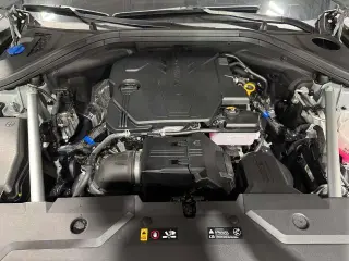 Genesis GV70 2024 AWD 2.5T Estándar 4 puertas SUV