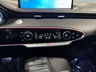 Genesis GV70 2024 AWD 2.5T Estándar 4 puertas SUV