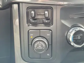 Ford F-150 2023 4x4 XLT 4 puertas SuperCrew 5.5 pies. SB