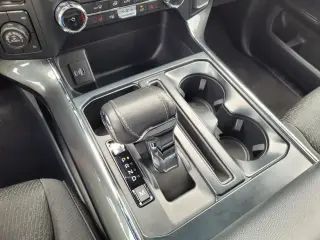 Ford F-150 2023 4x4 XLT 4 puertas SuperCrew 5.5 pies. SB