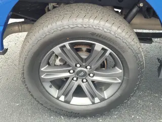 Ford F-150 2023 4x4 XLT 4 puertas SuperCrew 5.5 pies. SB