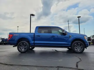 Ford F-150 2023 4x4 XLT 4 puertas SuperCrew 5.5 pies. SB