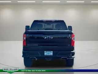 Chevrolet Silverado 1500 2021 4x4 LT Trail Boss 4 puertas Cabina Crew 5.8 ft. SB