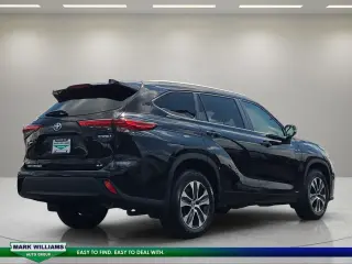 Toyota Highlander Híbrido 2023 AWD XLE 4 puertas SUV