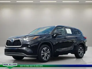 Toyota Highlander Híbrido 2023 AWD XLE 4 puertas SUV