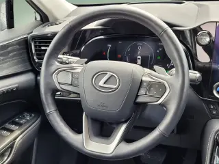 Lexus NX 450h+ 2022 AWD 4 puertas Crossover