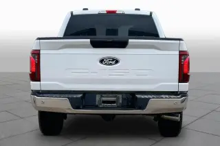 Ford F-150 2025 4x4 XLT 4 puertas SuperCrew 5.5 pies. SB