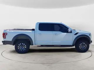 Ford F-150 2019 4x4 Raptor 4 puertas SuperCrew 5.5 pies. Caja corta
