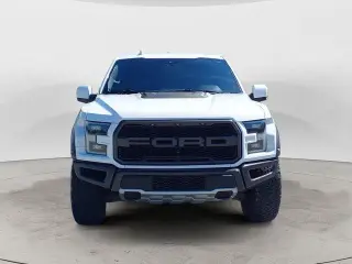 Ford F-150 2019 4x4 Raptor 4 puertas SuperCrew 5.5 pies. Caja corta