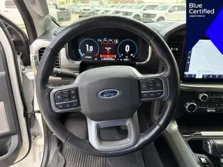 Ford F-150 2022 4x4 Lariat 4 puertas SuperCrew 5.5 pies. SB