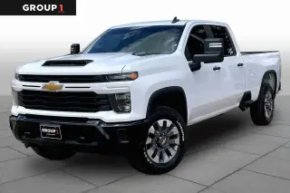 Chevrolet Silverado 2500HD 2024 4x4 Custom 4 puertas Cabina Crew SB
