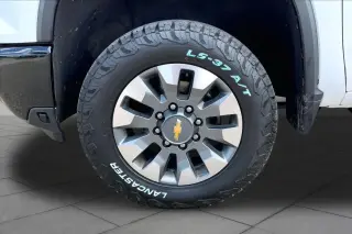 Chevrolet Silverado 2500HD 2024 4x4 Custom 4 puertas Cabina Crew SB