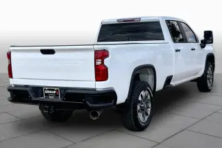 Chevrolet Silverado 2500HD 2024 4x4 Custom 4 puertas Cabina Crew SB
