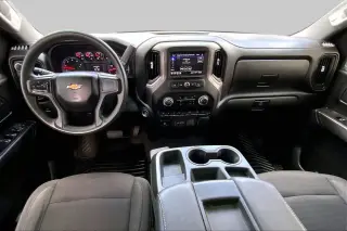 Chevrolet Silverado 2500HD 2024 4x4 Custom 4 puertas Cabina Crew SB