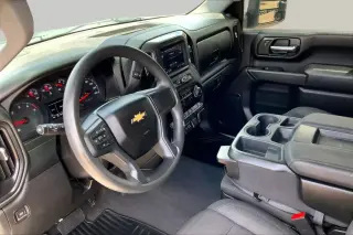 Chevrolet Silverado 2500HD 2024 4x4 Custom 4 puertas Cabina Crew SB