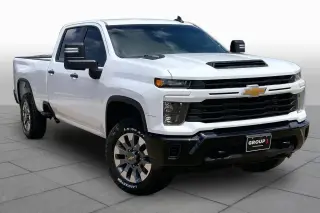 Chevrolet Silverado 2500HD 2024 4x4 Custom 4 puertas Cabina Crew SB