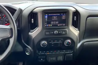 Chevrolet Silverado 2500HD 2024 4x4 Custom 4 puertas Cabina Crew SB