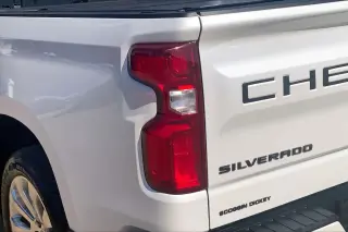 Chevrolet Silverado 1500 Limited 2022 4x4 High Country 4 puertas Cabina doble 5.8 pies. Caja corta