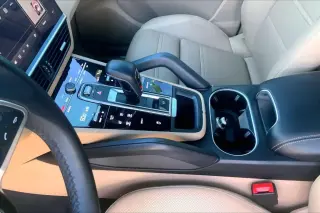 Porsche Cayenne 2022 AWD 4 puertas SUV