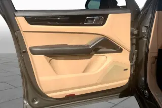 Porsche Cayenne 2022 AWD 4 puertas SUV