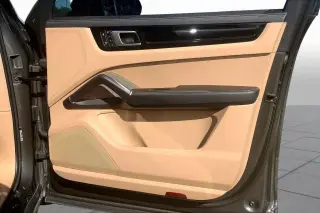 Porsche Cayenne 2022 AWD 4 puertas SUV