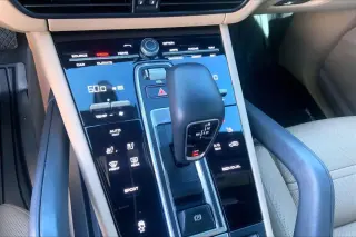 Porsche Cayenne 2022 AWD 4 puertas SUV