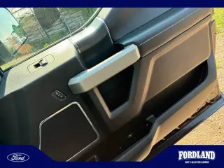 Ford F-150 2018 4x4 Lariat 4 puertas SuperCrew 5.5 pies. SB