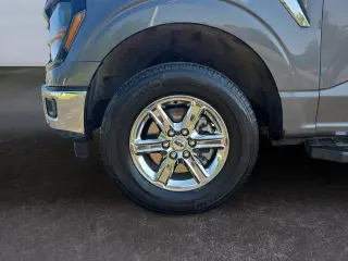 Ford F-150 2024 4x4 XLT 4 puertas SuperCrew 5.5 pies. Caja corta